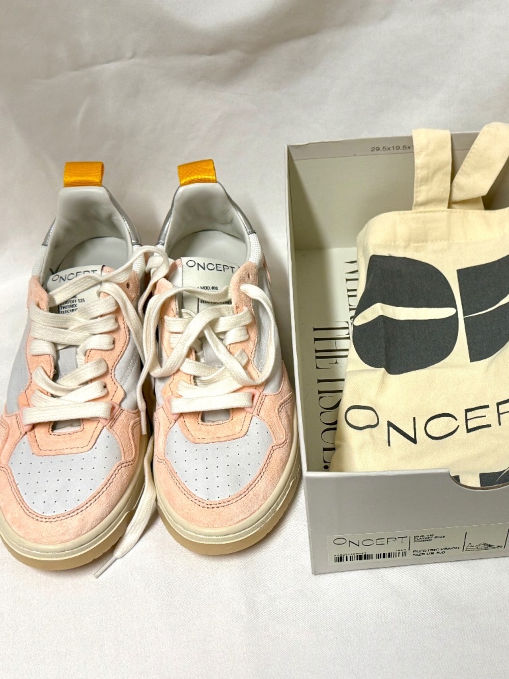 SALE! Oncept Phoenix Electric Peach Sneakers Women’s Size 7.5 New in Box